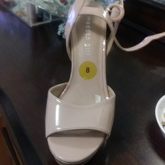 Heels - Picture 1 of 4
